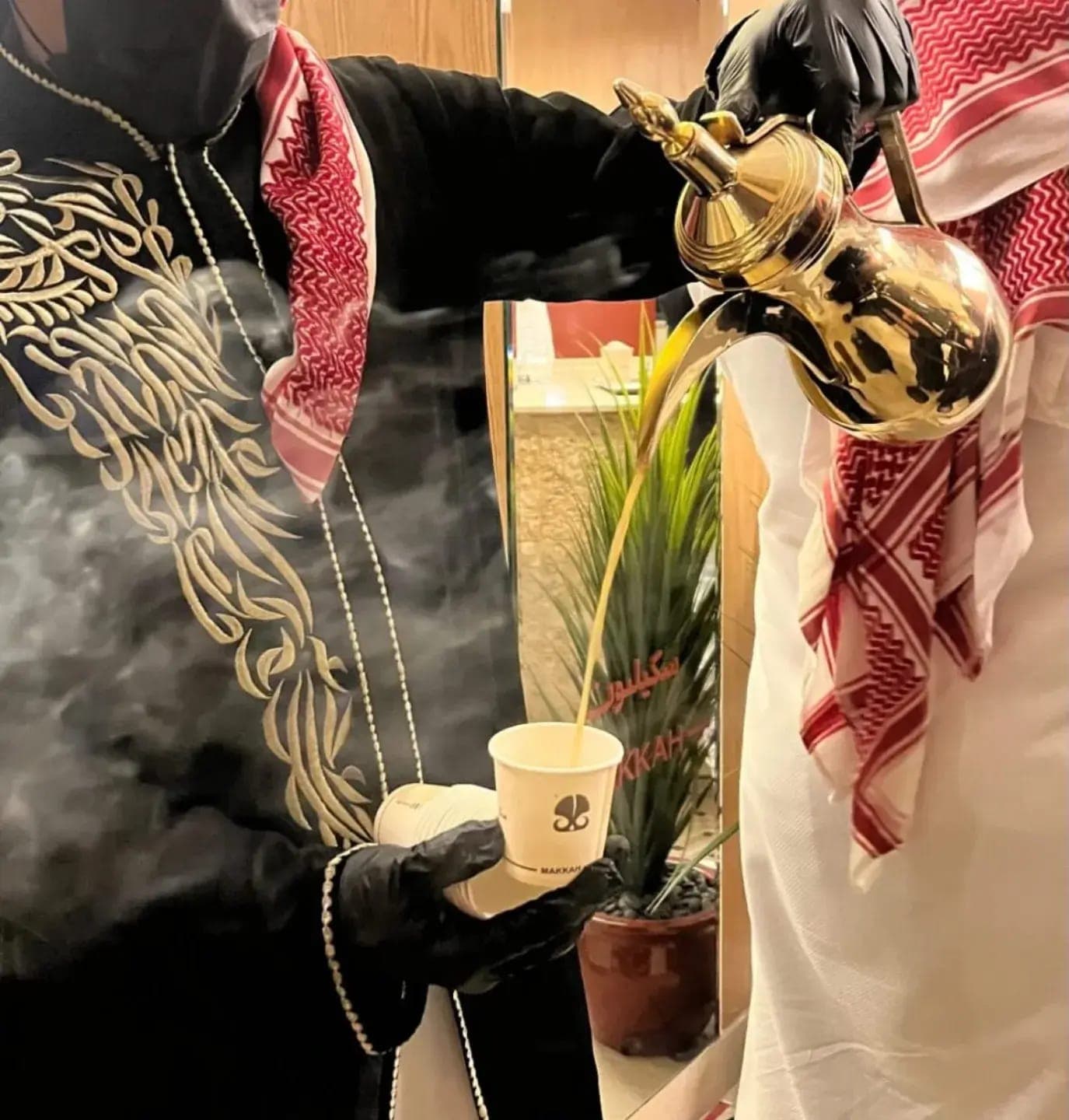 فخامة تبدأ من أول فنجال.